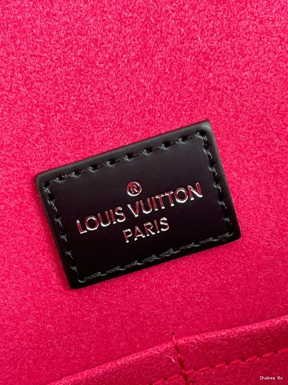 LOUIS CHANELUNY BB VUITTON 0816
